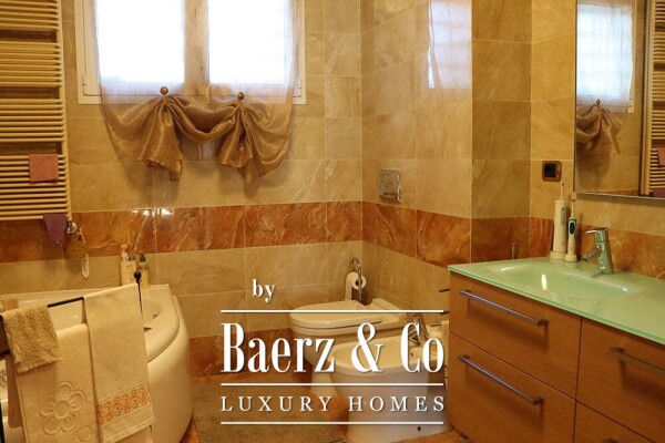 photo 35 Villa for sale 244 m²