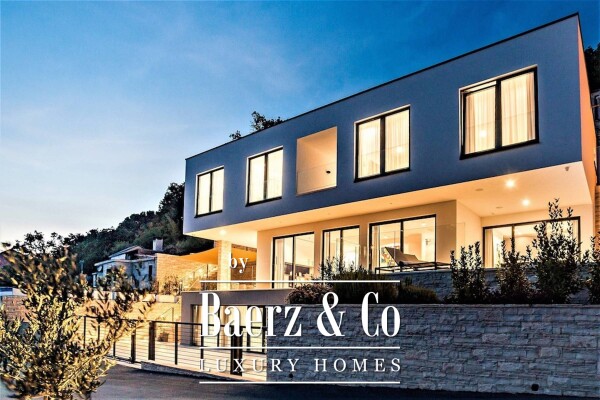 photo 3 Omis, two luxury villas with pool and panoramic views