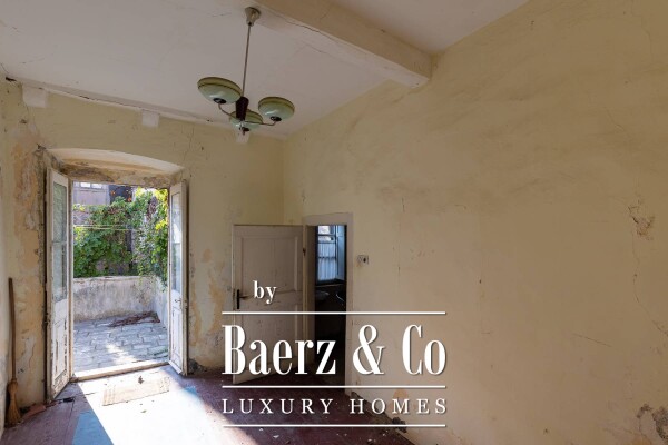 photo 8 Dubrovnik - Old Town, stone house with garden