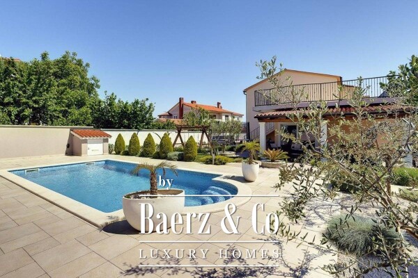 photo 2 Medulin, fully equipped villa, NKP 350m2