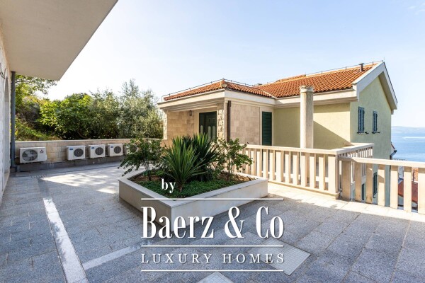 photo 4 Omiš, apartment house near the beach