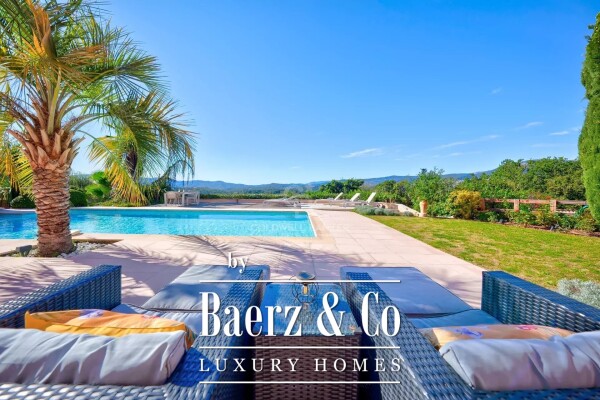 photo 2 Beautiful villa located in a quiet area with panoramic view