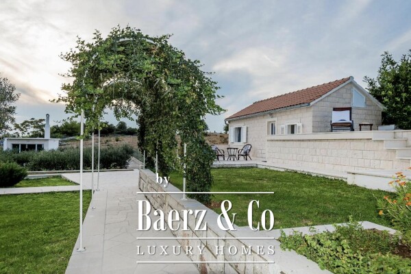 photo 3 Brač, Donji Humac, three charming buildings with a swimming pool on a plot of 1780m2 ​