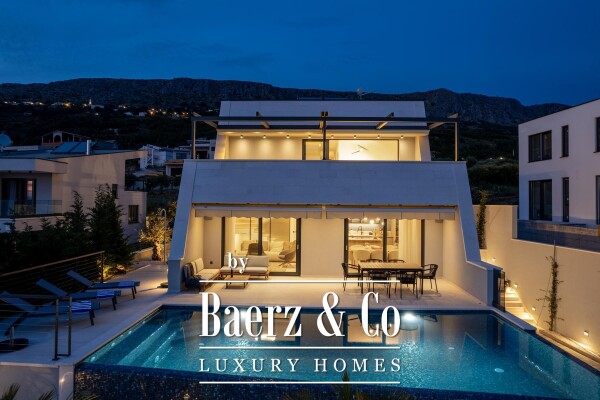 photo 3 Split, Podstrana, urban villa with swimming pool, sauna, jacuzzi and a garage