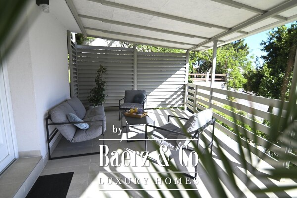 photo 3 Karlobag, Cesarca, beautiful Villa with a pool by the sea NKP 240 m2