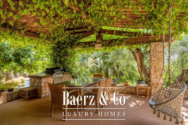 photo 5 Charming Villa with Pool and sea view in a Private Estate in Villefranche-sur-Mer