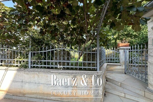 photo 11 Istria, Medulin, Banjole, high-quality detached house with 6 apartments, NKP 360 m2, near the sea