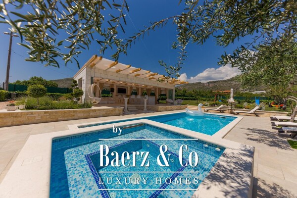 photo 29 Seget Donji, exceptional property with two buildings, swimming pool, jucuzzi and garden