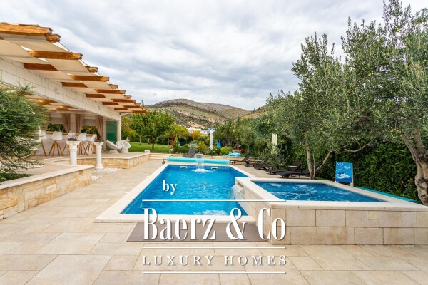 photo 43 Seget Donji, exceptional property with two buildings, swimming pool, jucuzzi and garden