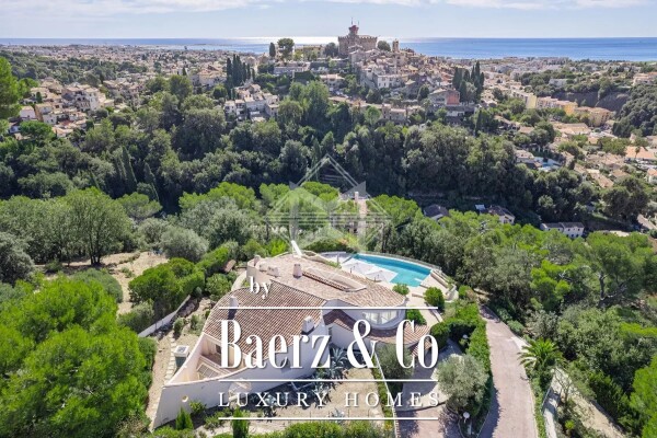 photo 10 Large property with Castle and sea views