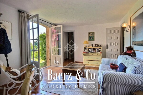 photo 14 Provençal house with sea view in sought-after estate