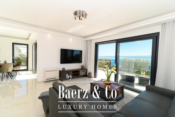 photo 4 Omiš, elegant villa with three apartments and open sea view