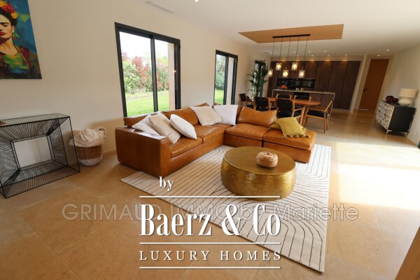 photo 5 beautiful recent villa with swimming pool and 4 bedrooms