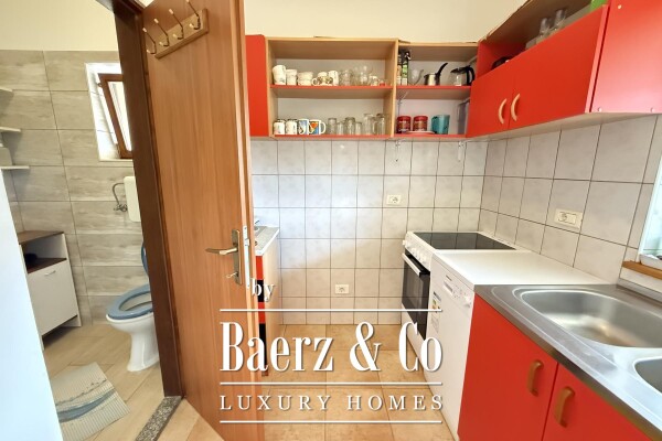 photo 28 Pula, Veli Vrh - spacious house with five residential units,22m2 swimming pool,garage-quiet location