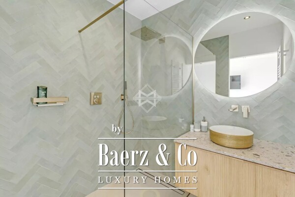 photo 12 New contemporary villa with sea view