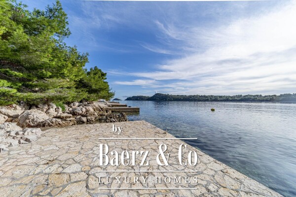 photo 27 Korčula Island, Vela Luka, house with 5 apartments, 2nd row from the sea in Karbuni Bay