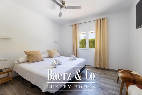 photo 26 Exclusive Villa with Vacation License in Arenal area, Palma