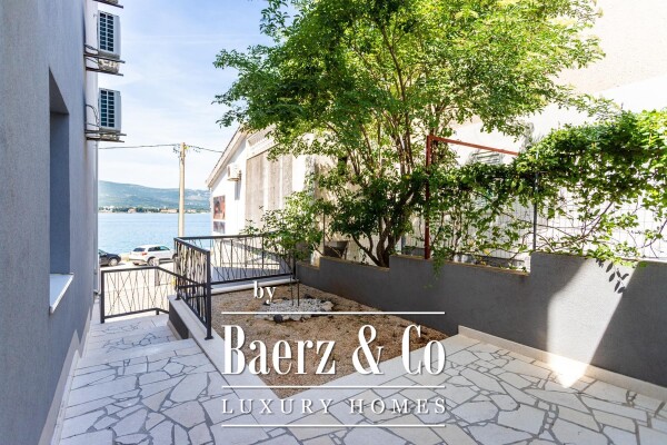 photo 28 Čiovo, Arbanija, apartment house with swimming pool, 1st row to the sea