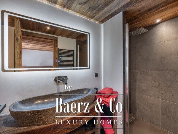 photo 8 4 bedrooms chalet with a view of La Saulire, nearly ski slopes