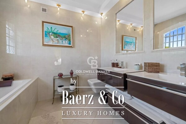 photo 13 PREMIUM LOCATION – SEA VIEW BASTIDE – 100 M² GARAGE