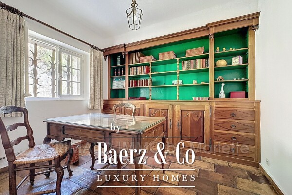 photo 7 Charming Provençal house with a view of the castle and swimm