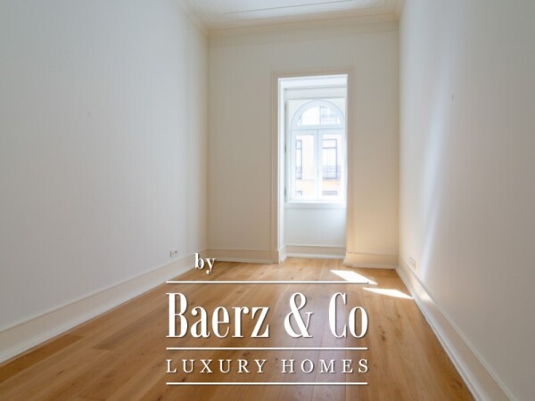 photo 14 3 bedroom flat in a Pombaline building, with open views and garage