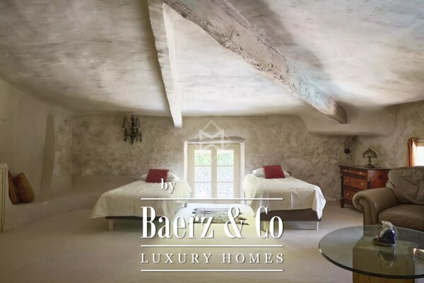 photo 30 Fayence canton, old oil mill from the 14th century