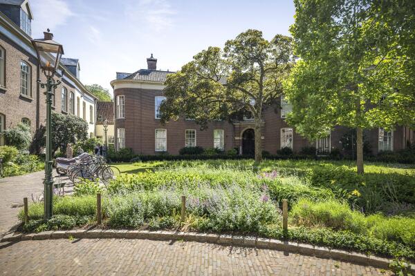 photo 61 Zaadmarkt 93