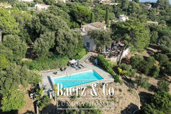 photo 3 sea view house, secure estate