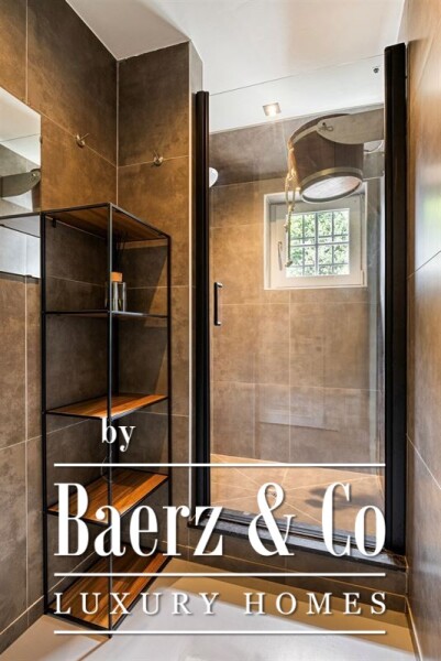 photo 18 Unieke villa op AAA locatie in hartje Vriesdonk met praktijk/bureelruimte!