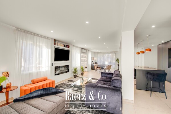 photo 21 Renovated 2-bedroom apartment for sale – Saint-Raphaël city centre – large south-facing terrace – 2 en-suite bedrooms