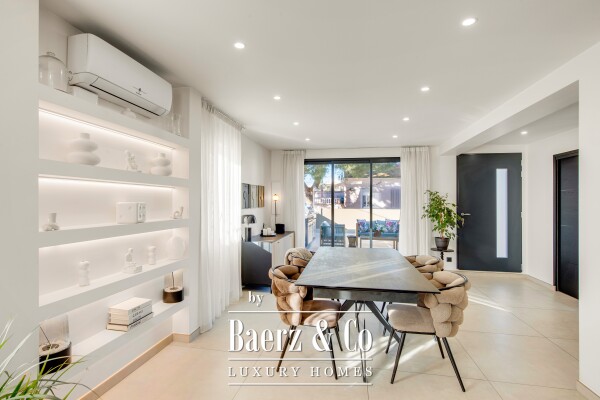 photo 23 Renovated 2-bedroom apartment for sale – Saint-Raphaël city centre – large south-facing terrace – 2 en-suite bedrooms